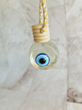 Cargar imagen en el visor de la galería, Ambientador para coche "Buena Suerte" | Difusor de aroma "Ojo de Pavo" (1 unidad) | Variedad de aromas