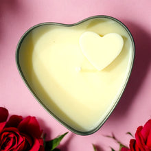 Cargar imagen en el visor de la galería, Vela de corazón con mensaje oculto | Vela aromática con corazón plateado y frase secreta | Vela perfumada "Te amo" | Cera de soja