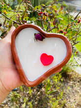 Cargar imagen en el visor de la galería, Red Love Spell Candle | Handmade Mexican Heart Shape Salsero | Scented Candle | Soy Wax