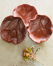 Load image into Gallery viewer, Printed leaves art on accessories