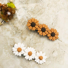 Load image into Gallery viewer, Three daisy hair clips for her