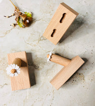Load image into Gallery viewer, Wall daisy design for decor and organization