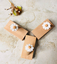 Load image into Gallery viewer, Stylish and cute daisy design on Wooden Wall Mounted Coat Hook