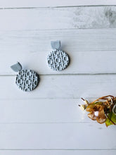 Load image into Gallery viewer, Gray Lightweight Round Pendants