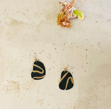 Load image into Gallery viewer, IMPERFECT SHAPES ACCESSORIES FOR WOMEN