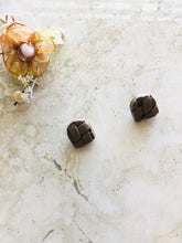 Load image into Gallery viewer, U shape mini studs for girls