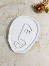 Load image into Gallery viewer, face trinket dish AZUCENA