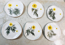 Load image into Gallery viewer, Yellow polymer clay handmade leaves