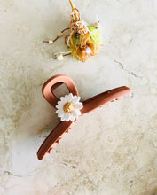 Load image into Gallery viewer, Gina | Matte Craw Clips with Handcrafted Stylish Daisy