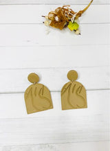 Load image into Gallery viewer, female body