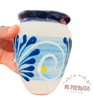Load image into Gallery viewer, Authentic Cantarito Candle | Mexican Holiday Candle | Natural Soy Wax with Dried Flowers | Clay Mug with Spices | Color Espiga Large Candle