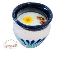Load image into Gallery viewer, Authentic Cantarito Candle | Mexican Holiday Candle | Natural Soy Wax with Dried Flowers | Clay Mug with Spices | Color Espiga Large Candle