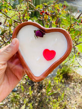 Cargar imagen en el visor de la galería, Love Spell Candle Heart Shape
