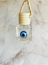 Cargar imagen en el visor de la galería, Ambientador para coche "Buena Suerte" | Difusor de aroma "Ojo de Pavo" (1 unidad) | Variedad de aromas
