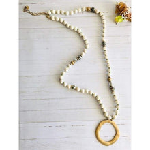 Cargar imagen en el visor de la galería, dalmatian stone necklace

