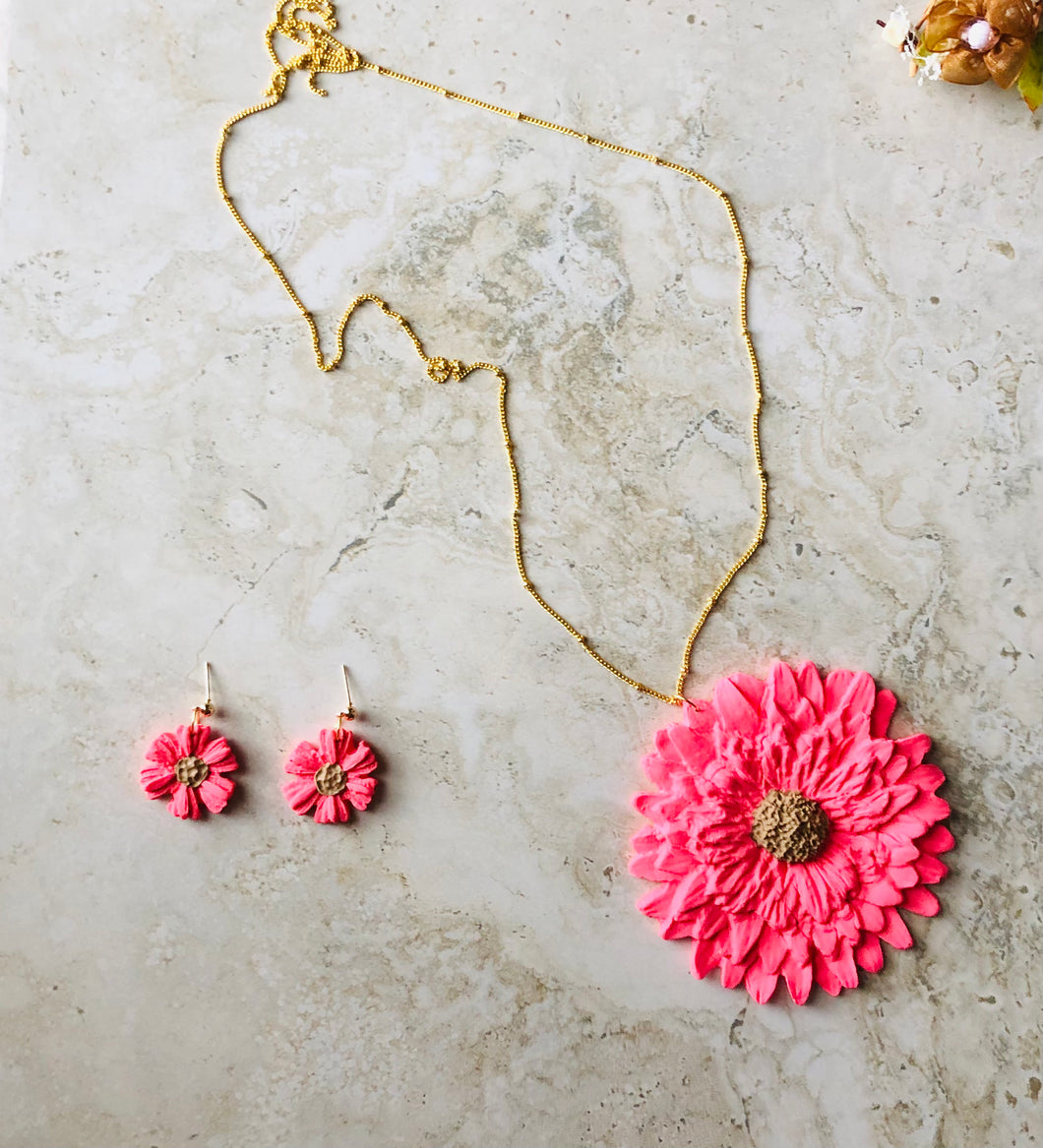 Polymer clay pink daisy flowers set with pendants