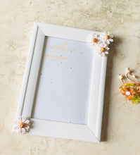 Load image into Gallery viewer, cute white modern daisy home decor photo frame
